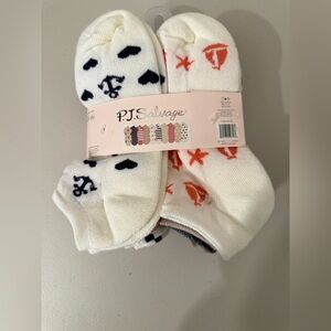P.J. Salvage Cream and Black Socks Set